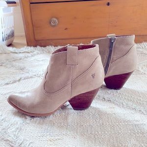 Frye Reina booty. Size 8.5 color ash